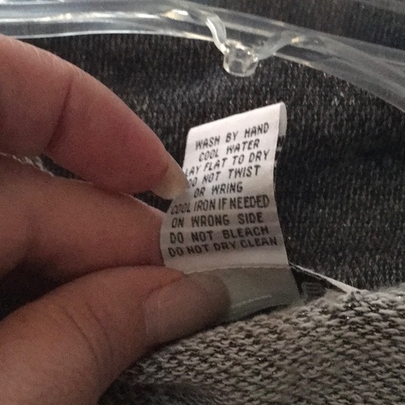 Cathy Daniels Long Sleeve Sweater - Picture 4 of 4